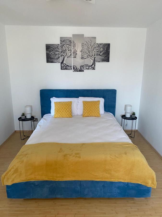 Ferienwohnung PAV- Nihil sine Deo Hunedoara Exterior foto